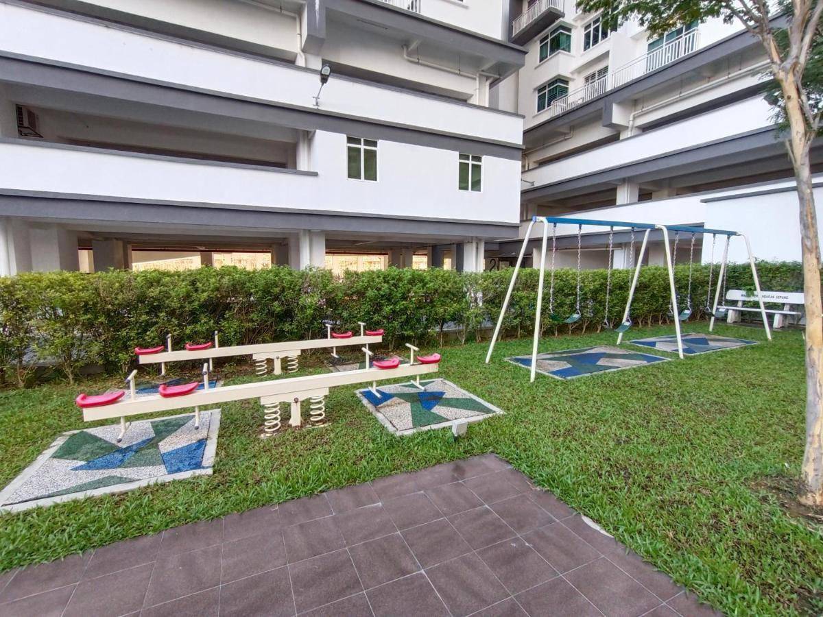 Klia Ehsan Residence Sepang Nilai Greenery 8 Pax Air-Con المظهر الخارجي الصورة